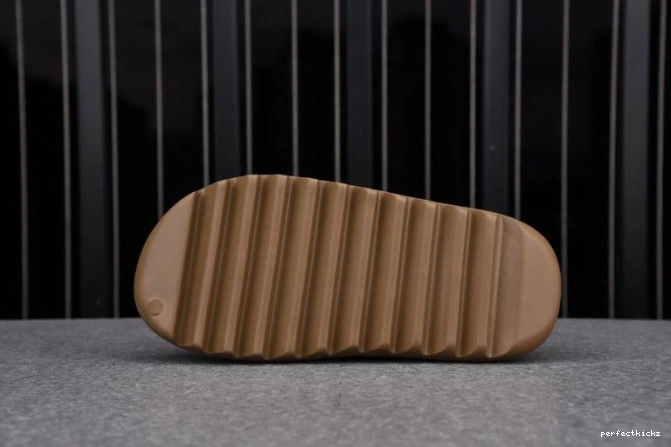 Core Adidas Yeezy G55492 Slide 0825
